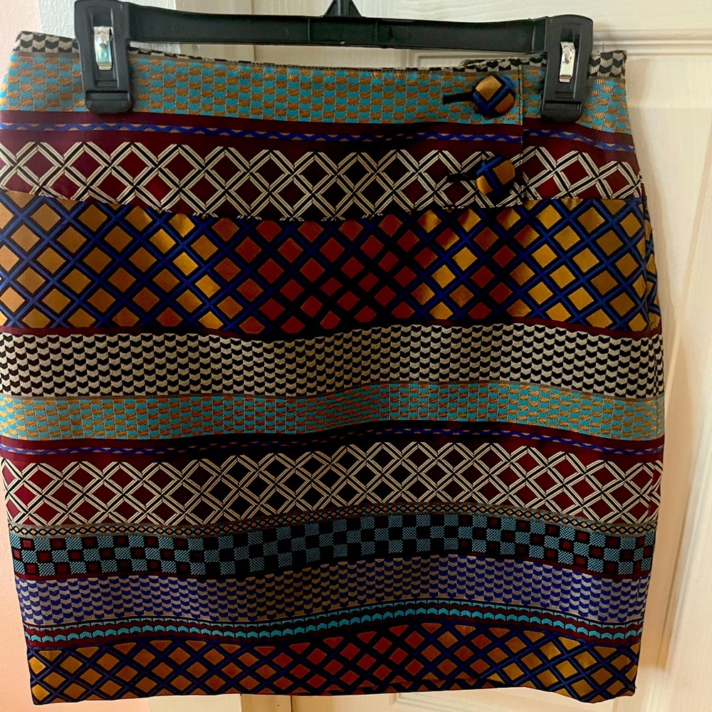 Just at the knee skirt with side zipper.